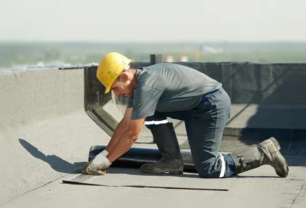 Commercial flat roof in Fresno